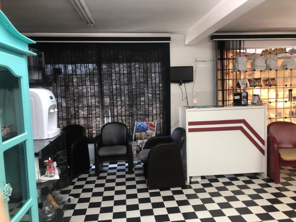 Imóvel Comercial com prédio dois pavimentos e residência