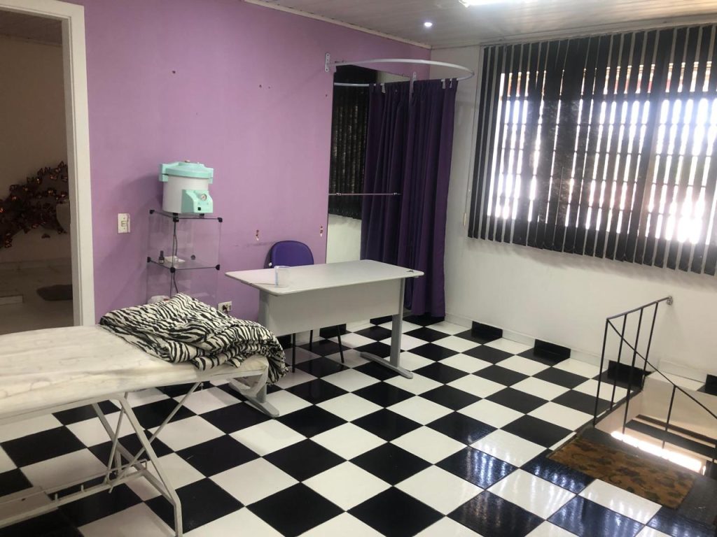 Imóvel Comercial com prédio dois pavimentos e residência
