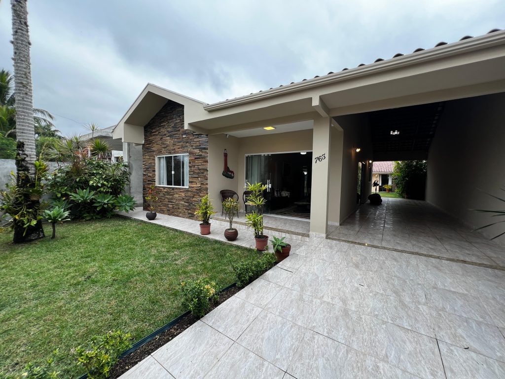 Linda Casa em Betaras
