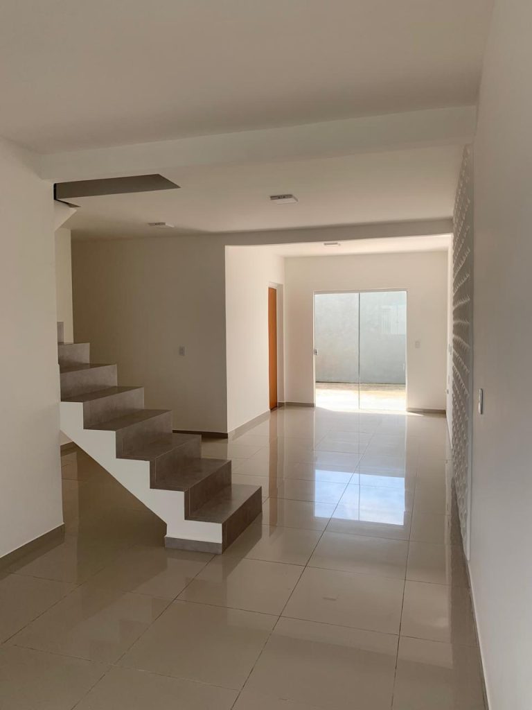 Sobrado 4 quartos Pronto pra morar