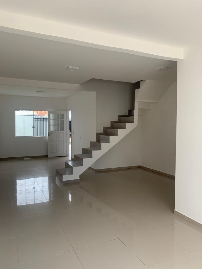 Sobrado 4 quartos Pronto pra morar