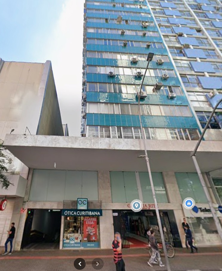 Conjunto comercial no Centro de Curitiba